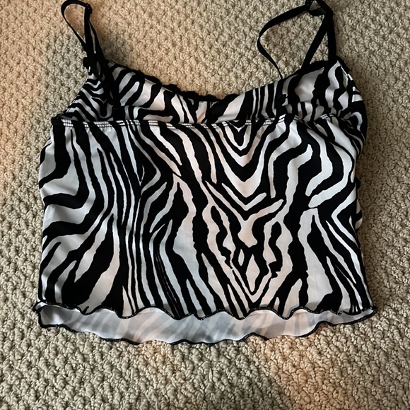 Shein xs zebra crop tank top. - Picture 2 of 3
